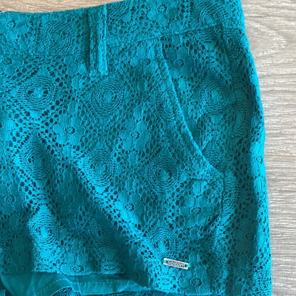 Lace volcom shorts 3” inseam - Picture 2 of 6